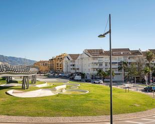 Vista exterior de Pis en venda en Marbella amb Aire condicionat i Terrassa