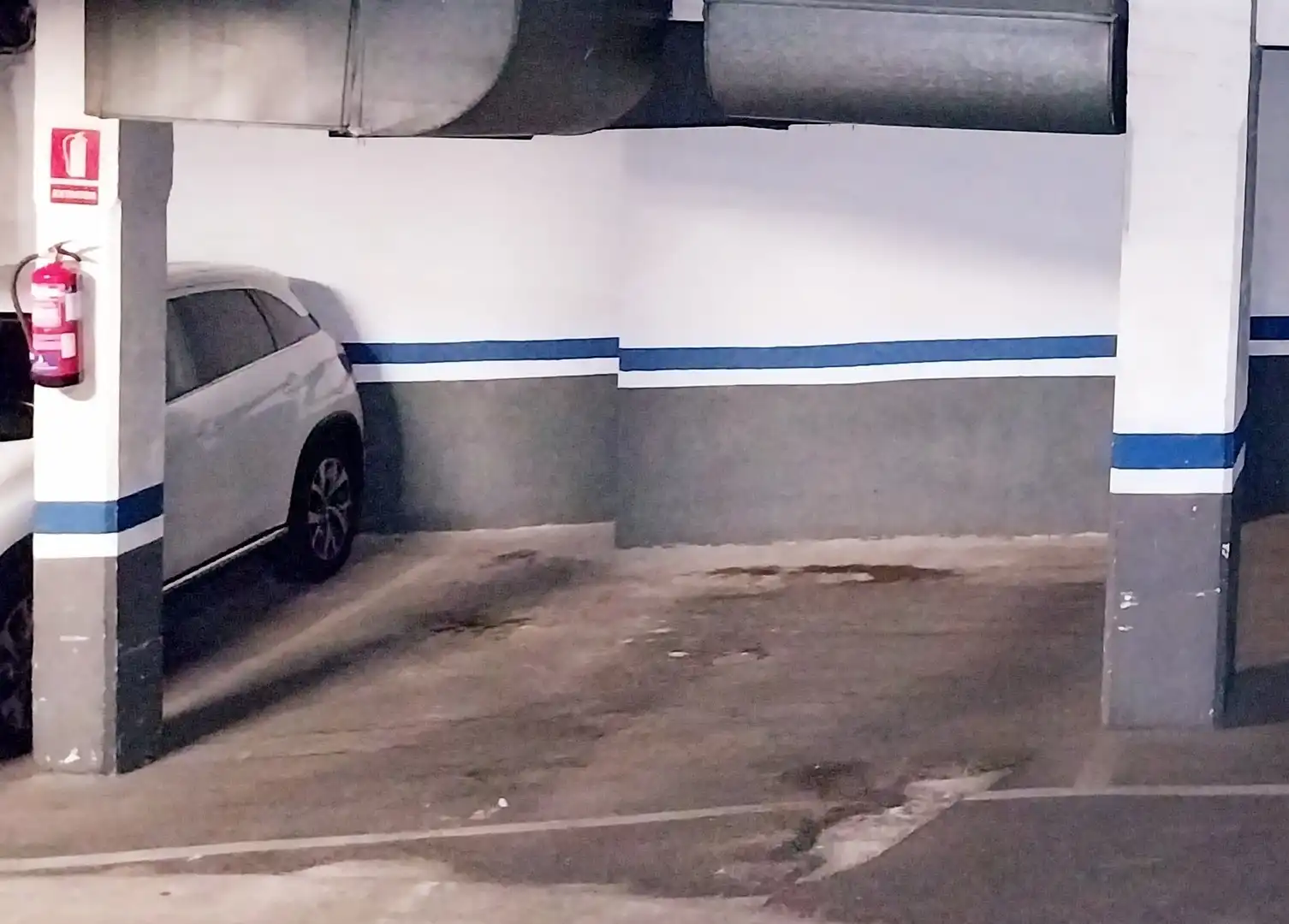 Parking of Flat for rent in Barcelona  with Heating, Terrace and Oven