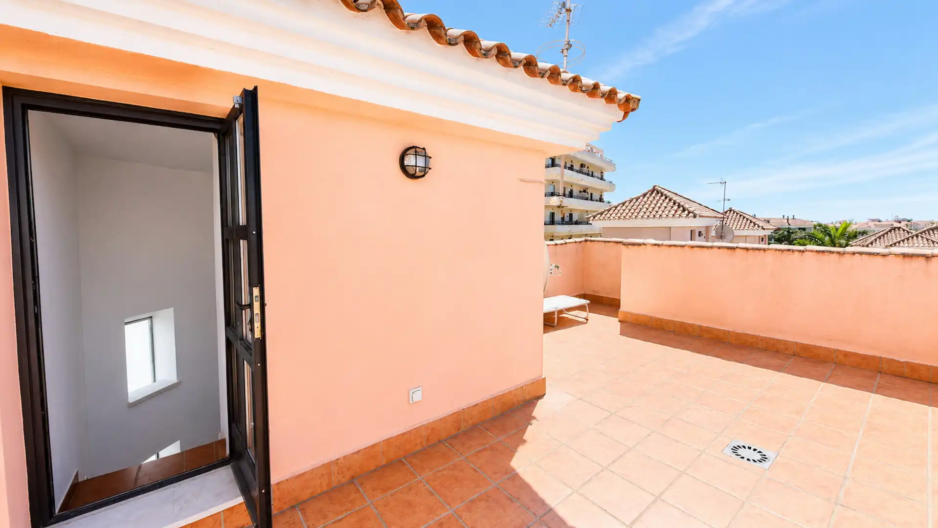 Terraza de Casa o chalet en venta en Manilva con Jardín privado, Piscina y Piscina comunitaria