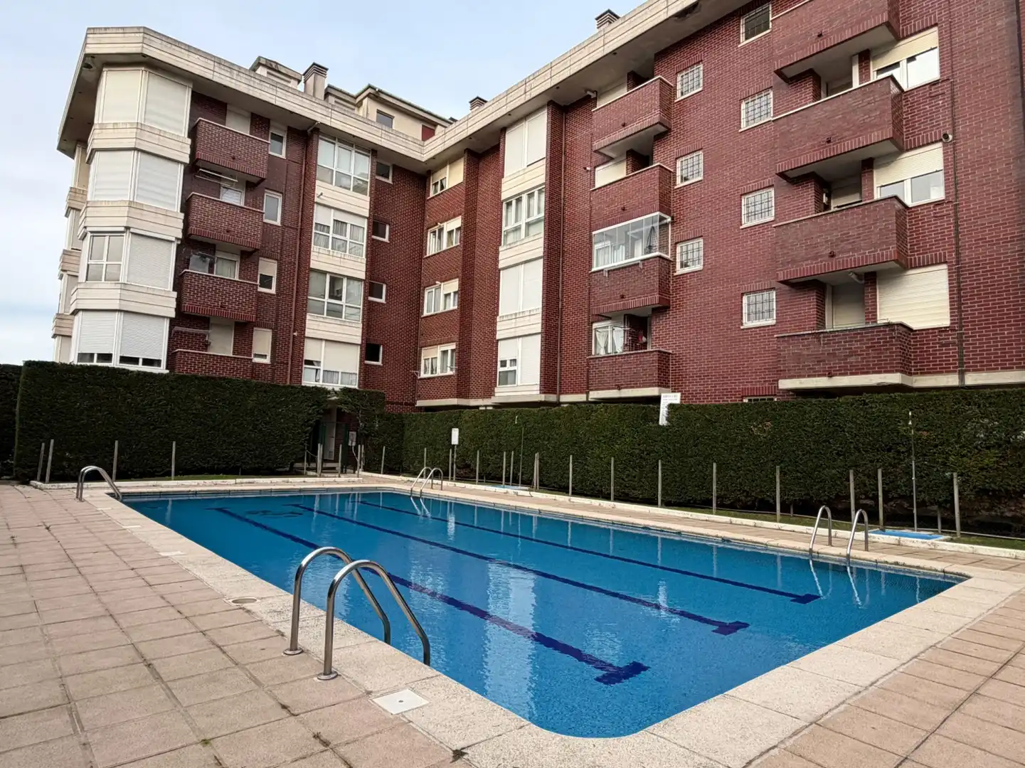 Piscina de Pis en venda en Santander amb Parquet i Terrassa