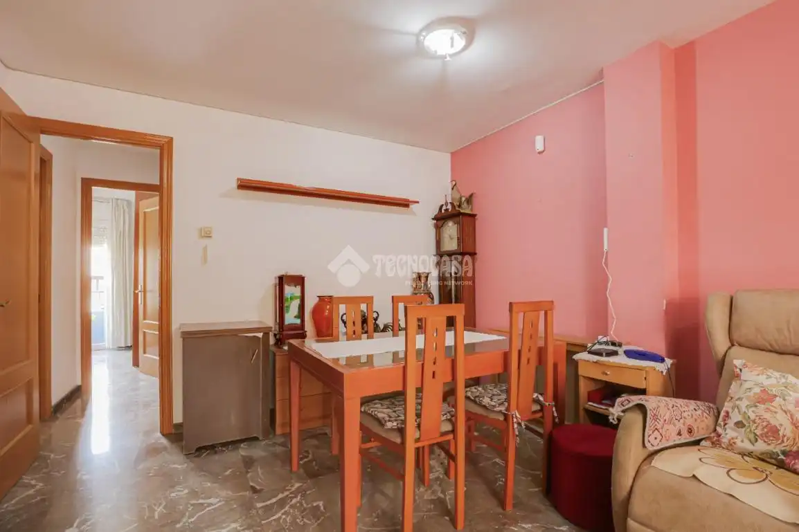 Comedor de Piso en venta en Rubí con Calefacción, Parquet y Amueblado