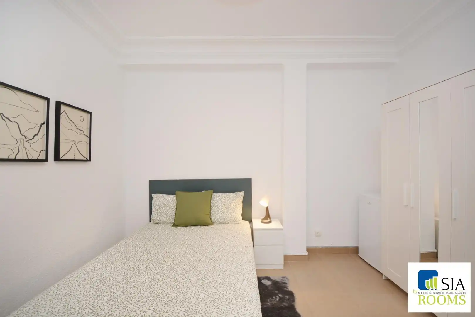 Room in Calle LATASSA, FELIX, 26, Universidad San Francisco