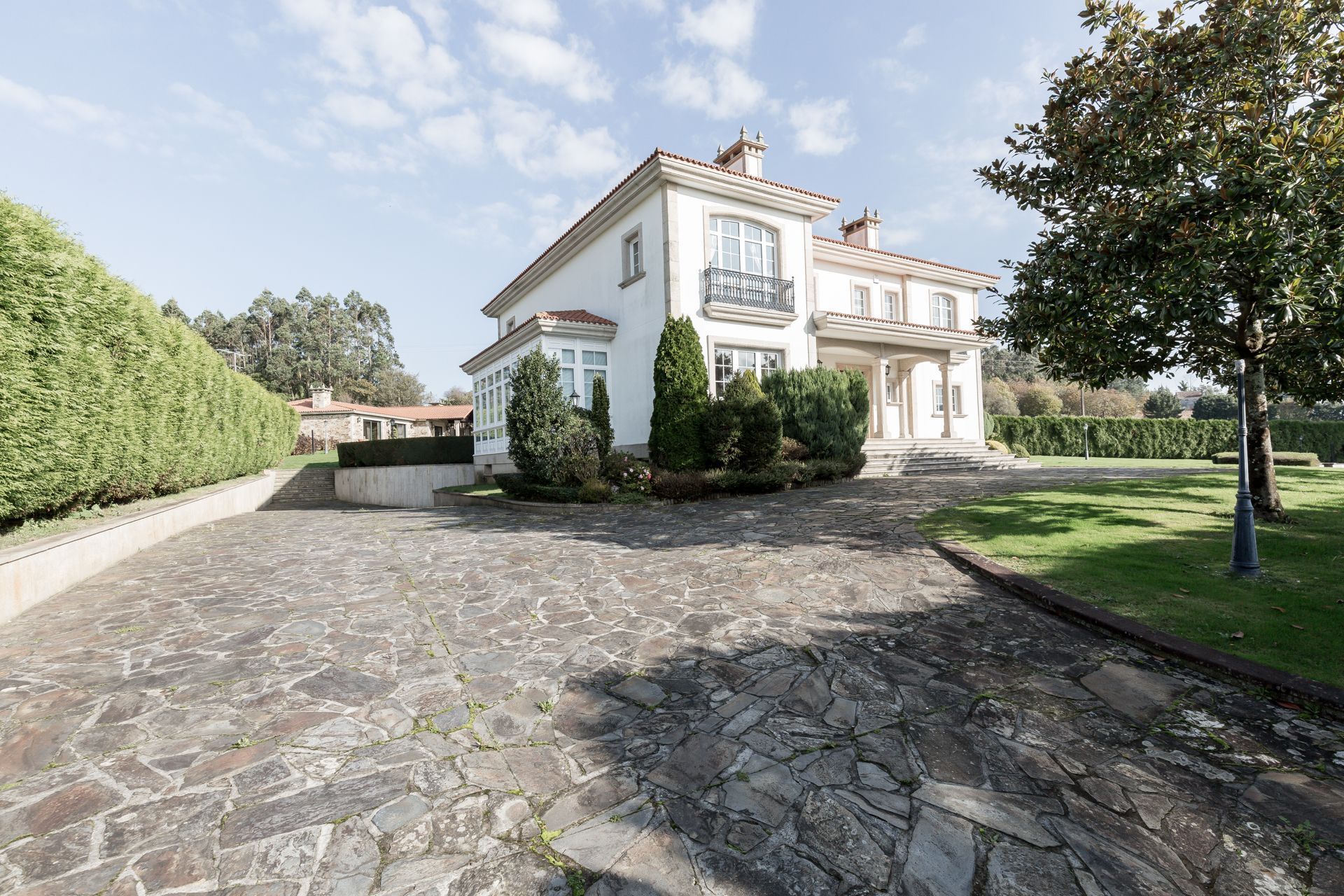 Exterior view of House or chalet for sale in A Laracha    with Private garden, Terrace and Storage room