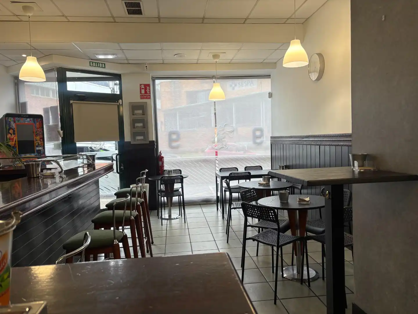 Local de lloguer a Calle de Palmira Villa González, 9, Milán - Pumarín