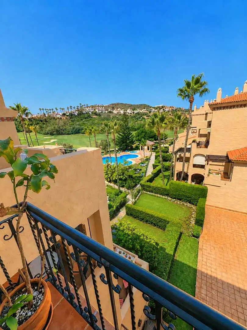 Vista exterior de Dúplex en venta en Manilva con Aire acondicionado, Calefacción y Terraza