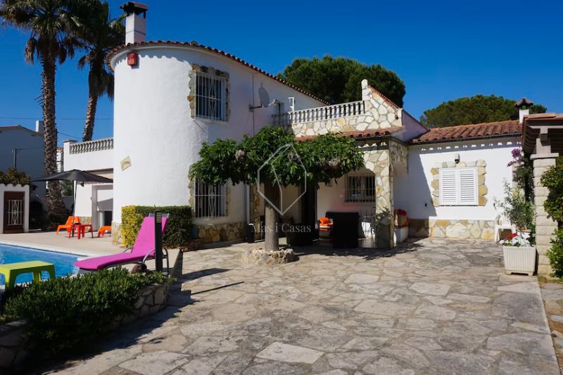 Vista exterior de Casa o chalet en venta en L'Escala con Aire acondicionado, Calefacción y Jardín privado