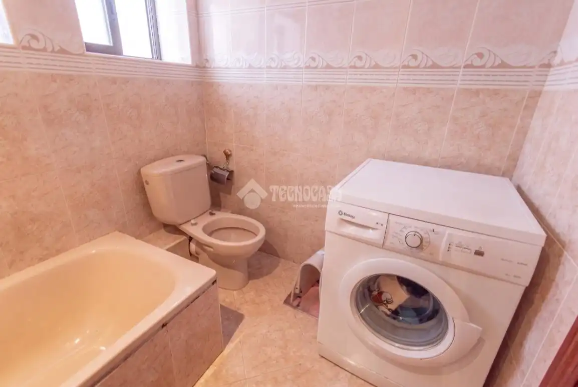 Baño de Piso en venta en Salamanca con Trastero y Balcón