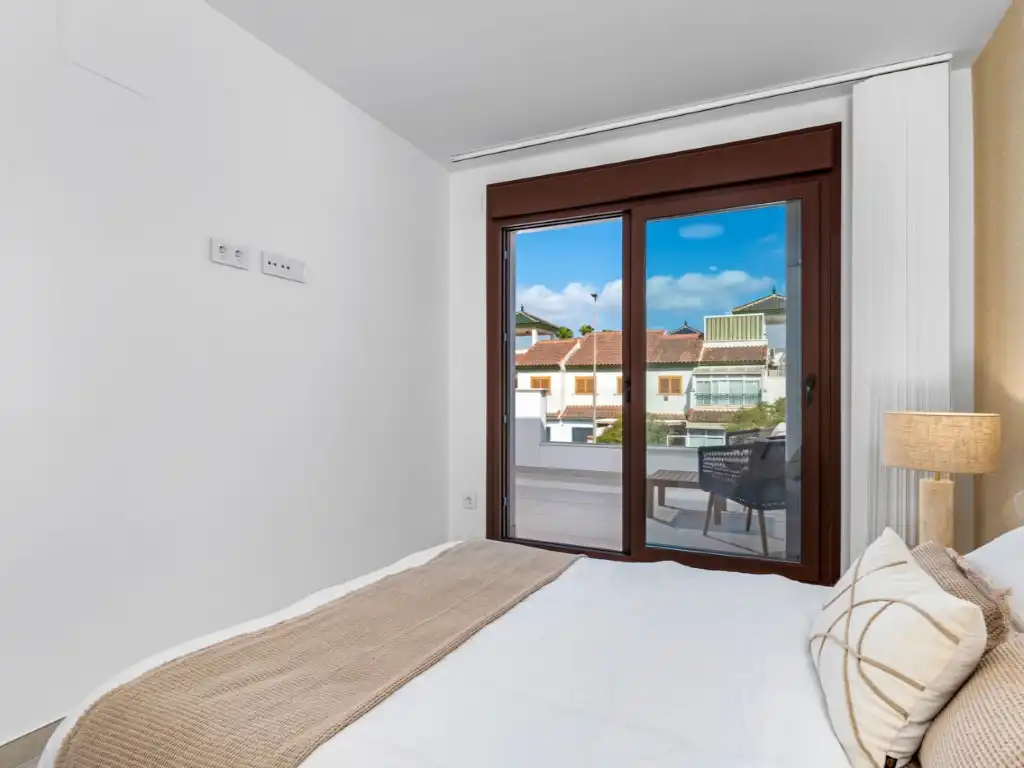 Dormitori de Casa o xalet en venda en Pilar de la Horadada amb Piscina