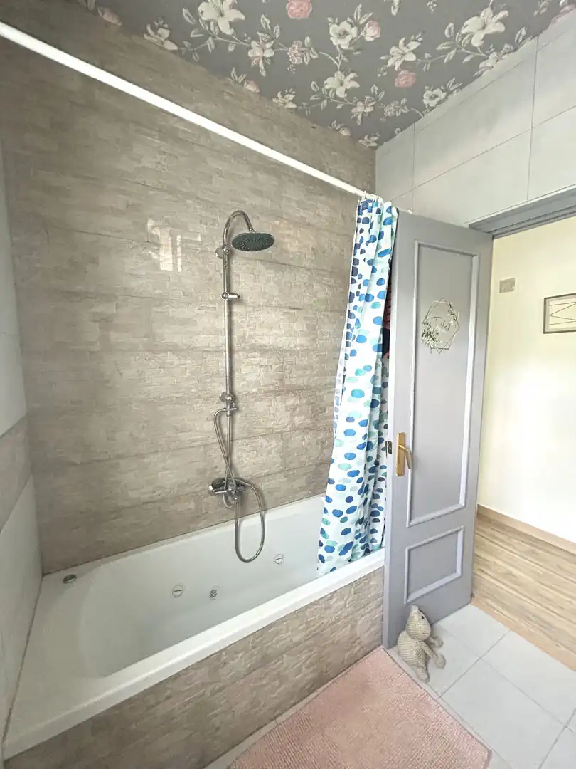 Baño de Casa o chalet de alquiler en Tudela de Duero con Calefacción, Jardín privado y Amueblado