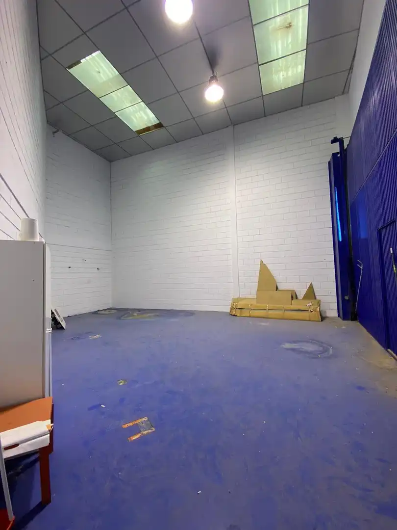 Nave industrial en venta en Torres de la Alameda
