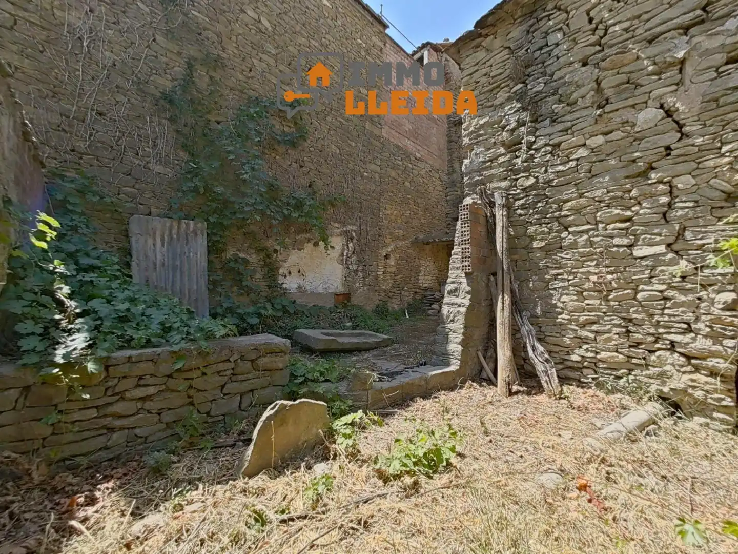 Casa o chalet en venta en Àger con Jardín privado, Trastero y Amueblado