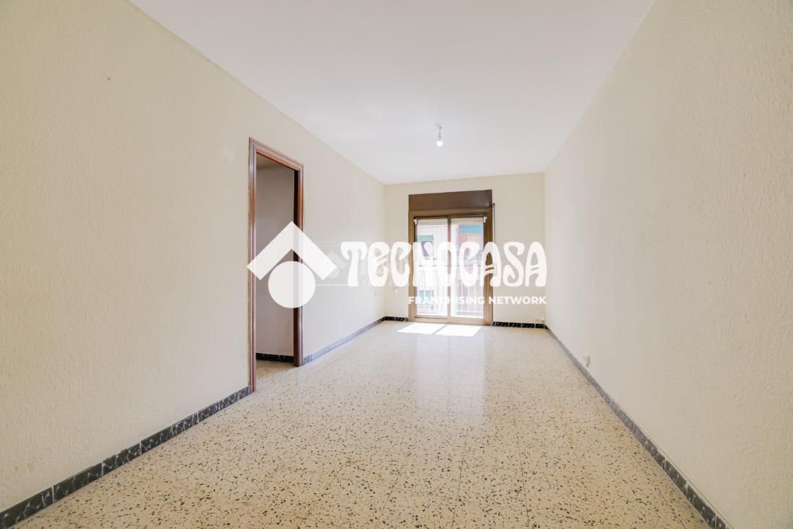 Habitación de Piso en venta en Sant Adrià de Besòs con Balcón