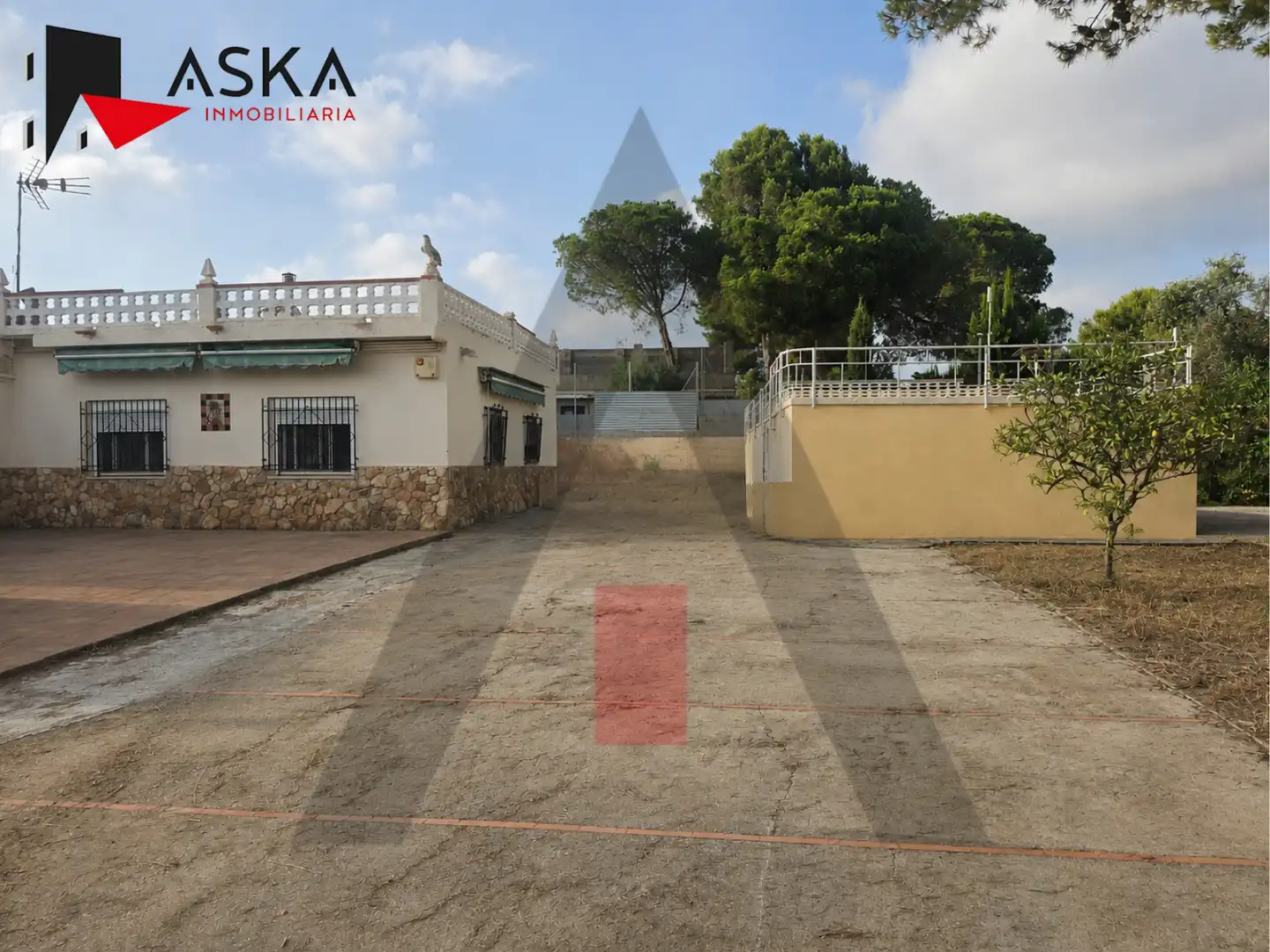 Vista exterior de Casa o xalet en venda en Montserrat amb Jardí privat, Traster i Piscina
