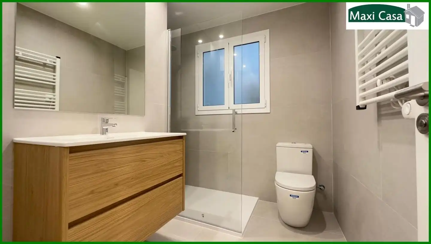 Piso con ascensor en venta en calle del Canigó, imagen 11