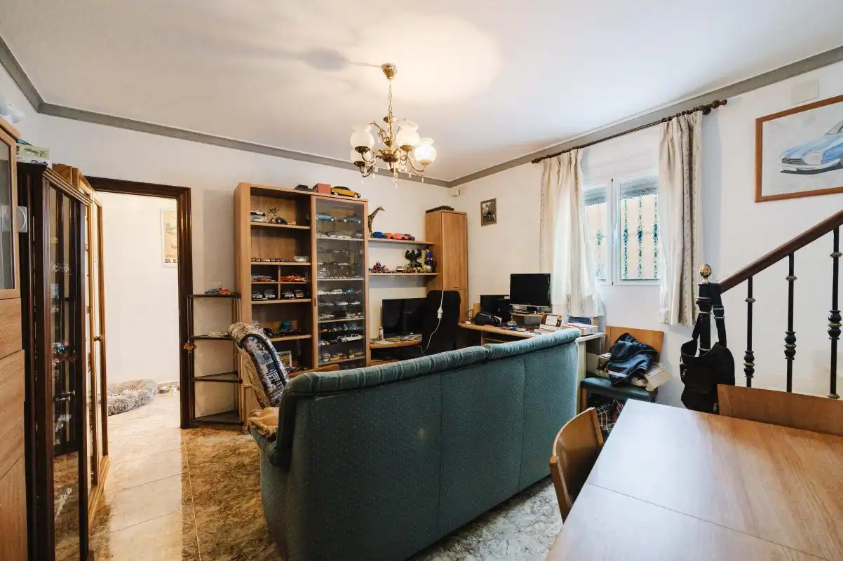 Sala de estar de Casa adosada en venta en Valle de Abdalajís con Calefacción, Terraza y Balcón