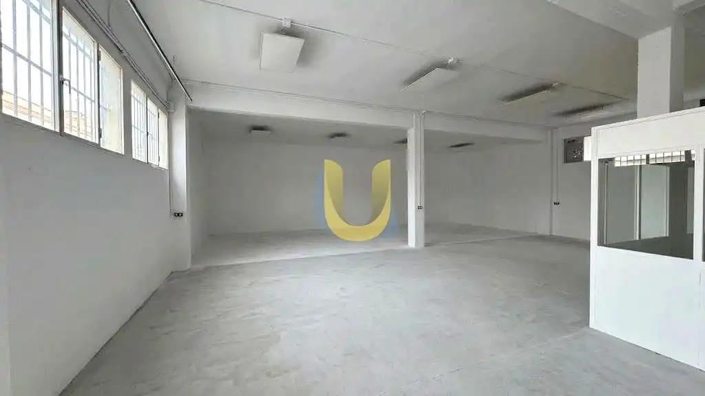 Nau industrial en venda en Alcobendas