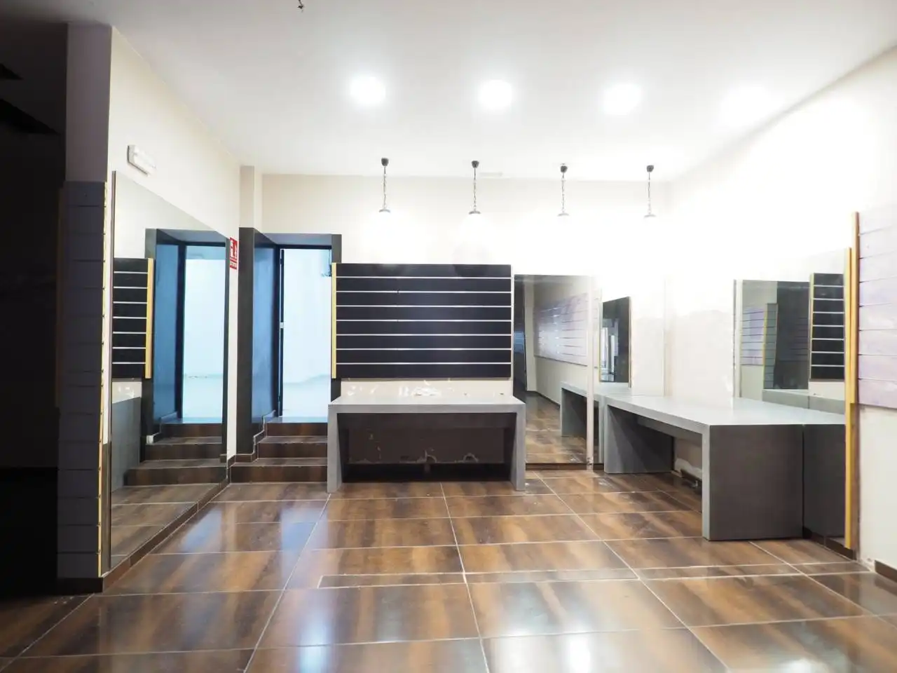 Local comercial de lloguer a Plaza de les Olles 12, imagen 3