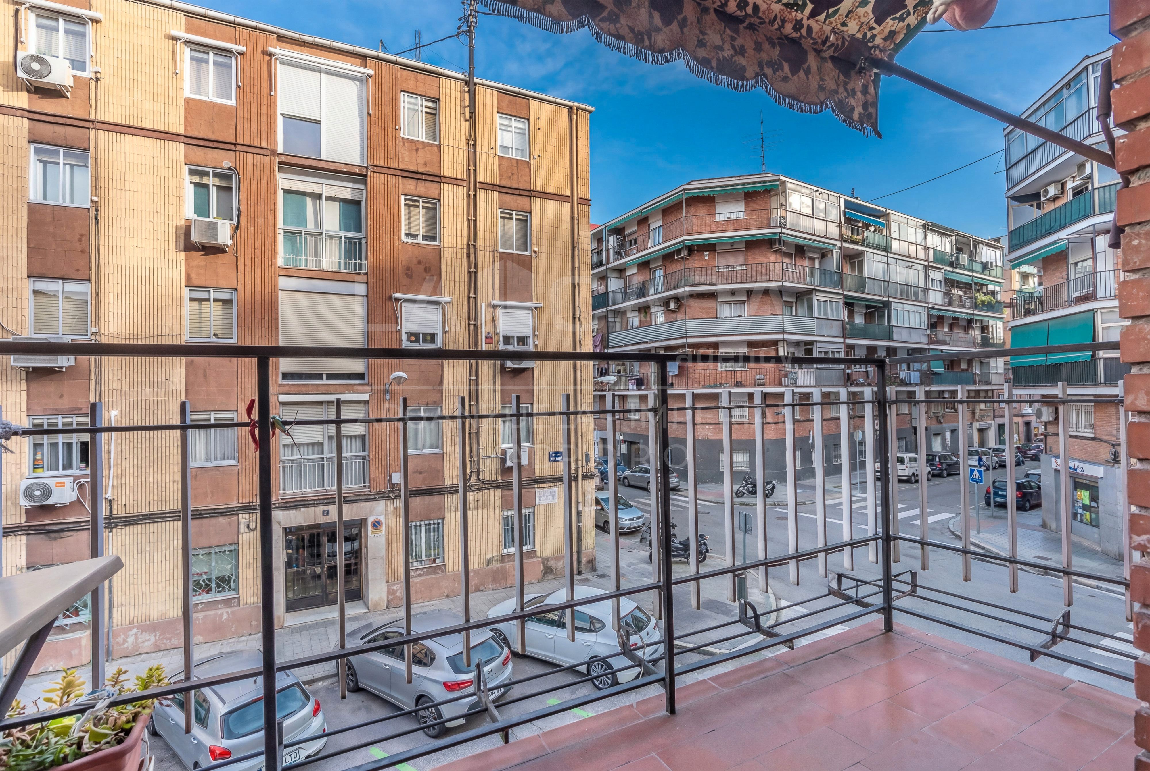 Piso en venta en Calle de Salasierra, Moscardó, Usera