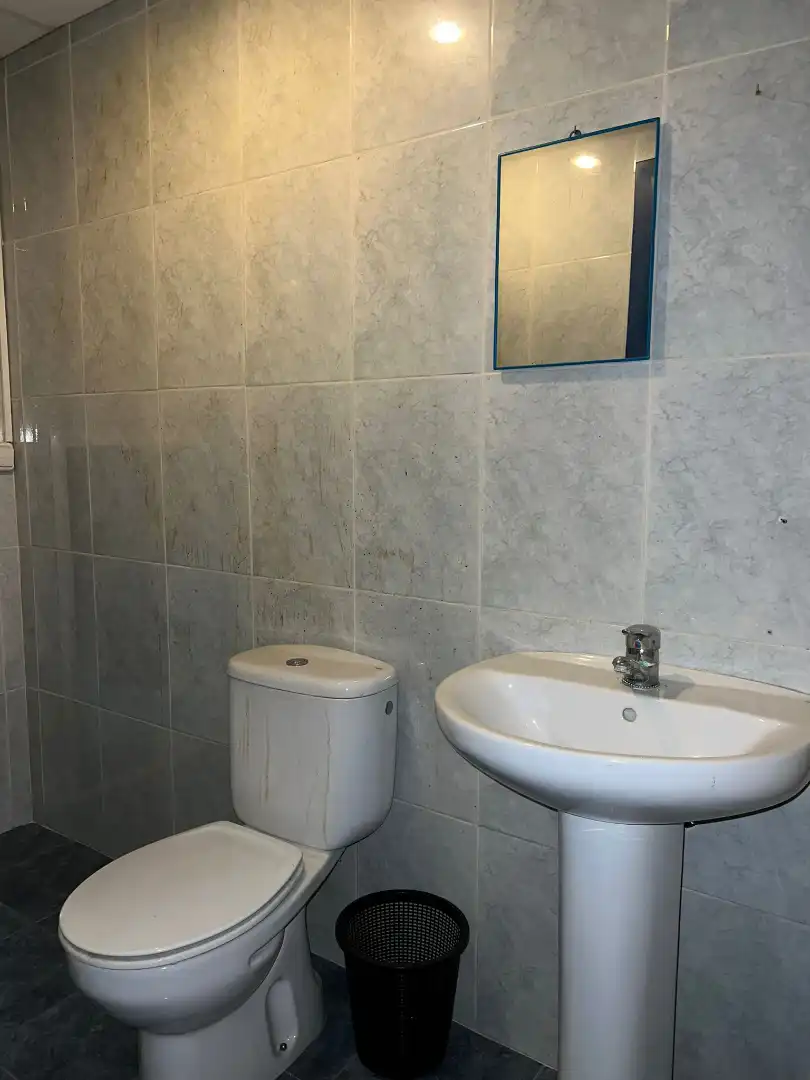 Bany de Local en venda en La Pobla de Farnals amb Aire condicionat i Calefacció