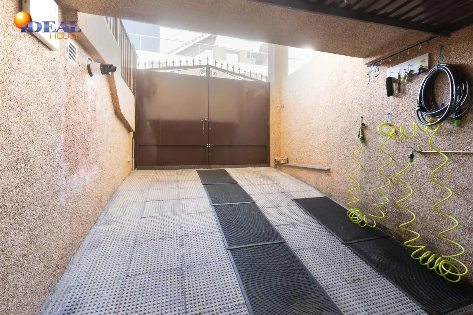Casa adosada en venda en Armilla amb Calefacció