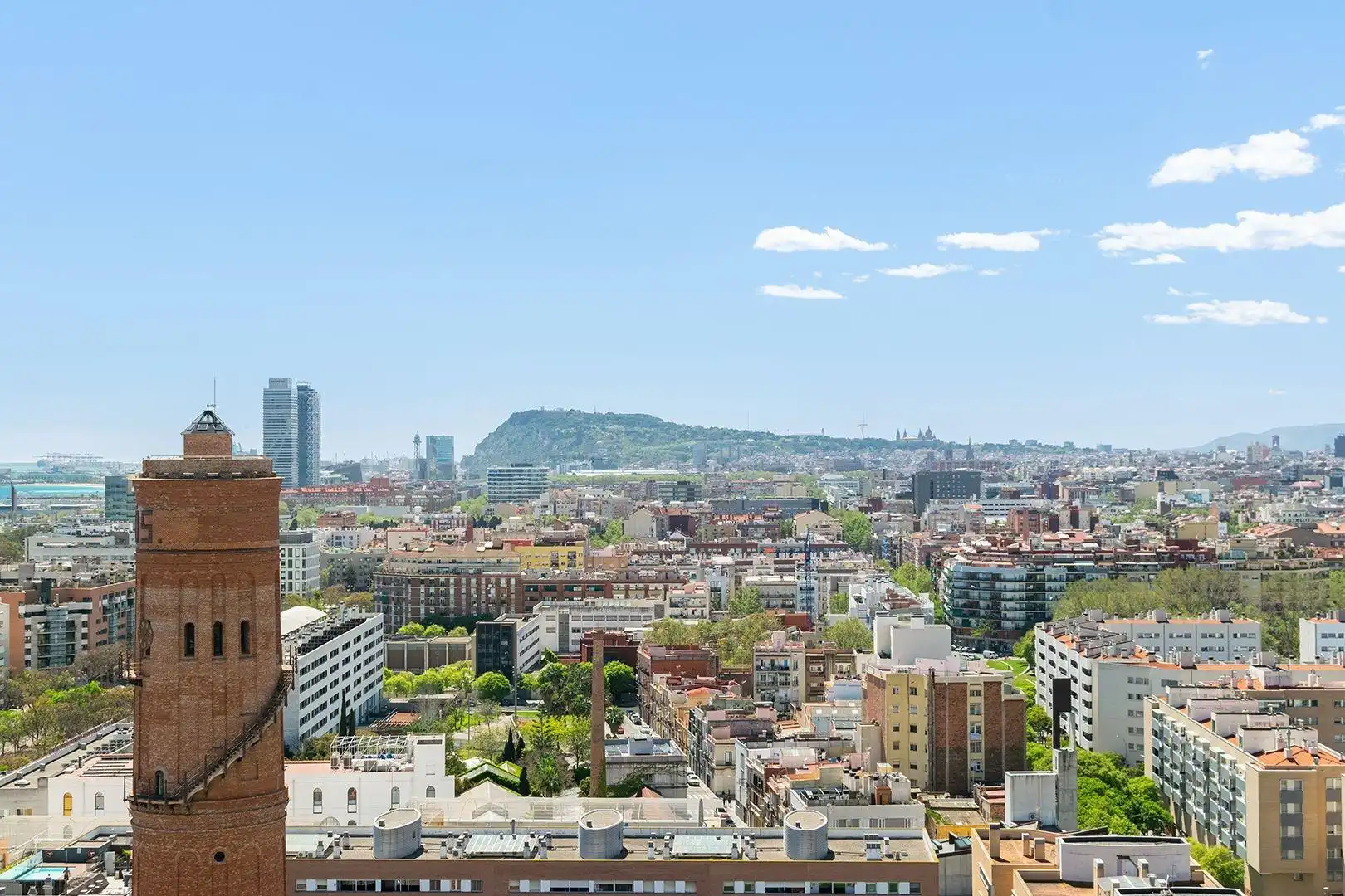 Außenansicht von Maisonette zum Verkauf in Barcelona mit Klimaanlage, Heizung und Privatgarten
