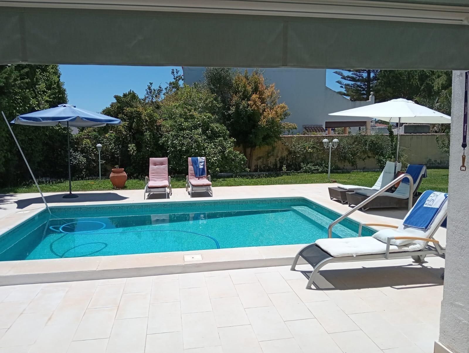 Piscina de Casa o chalet en venta en Chiclana de la Frontera con Calefacción y Jardín privado