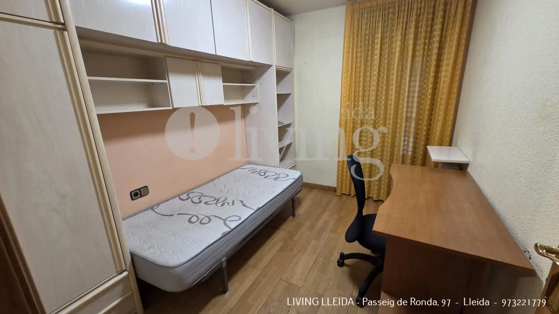 Bedroom of Flat for rent in Lleida  with Air Conditioner, Heating and Parquet flooring