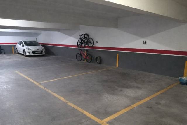 Garaje en Alquiler en Carrer d'Eduard Boscà, 26 en Mestalla