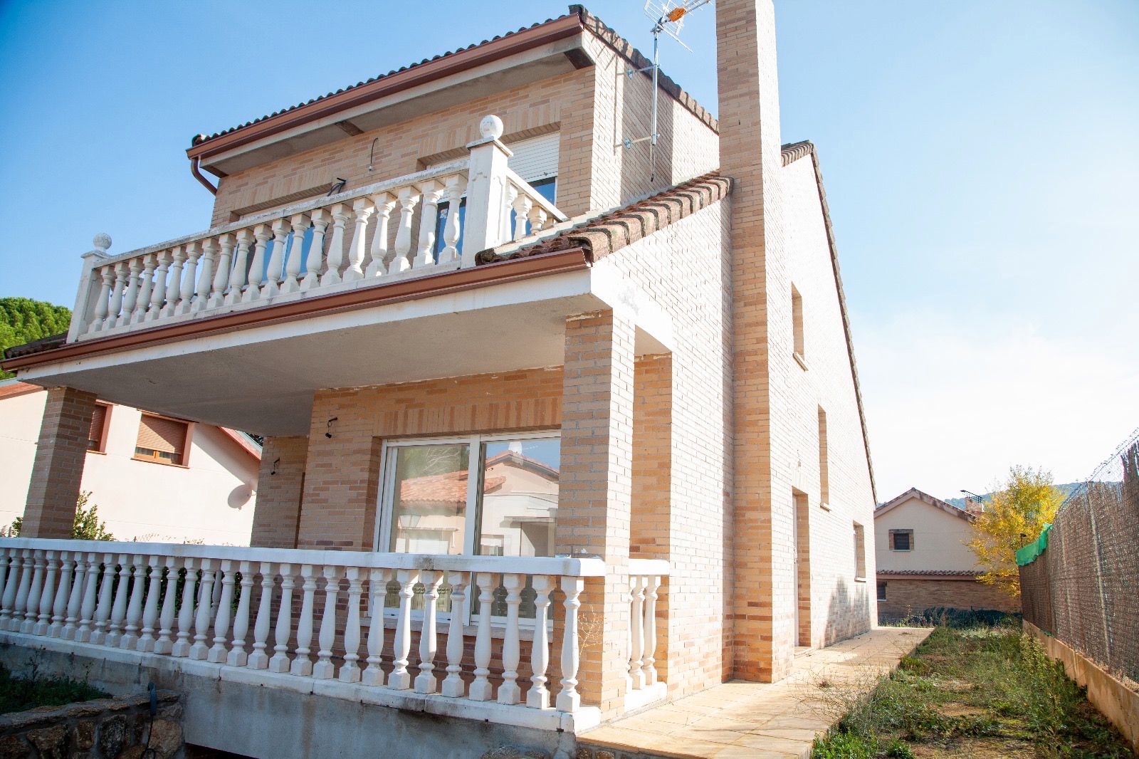 Exterior view of House or chalet for sale in Pelayos de la Presa  with Heating, Private garden and Terrace