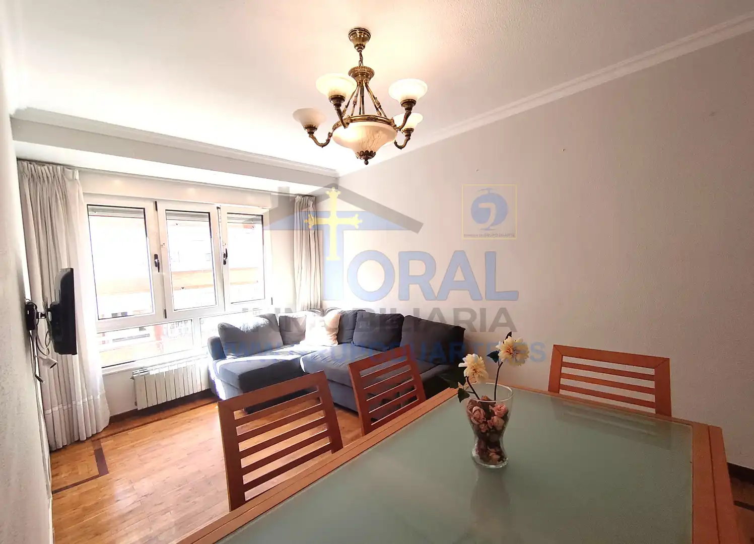 Wohnzimmer von Wohnung zur Miete in Gijón  mit Heizung, Parkett und Möbliert