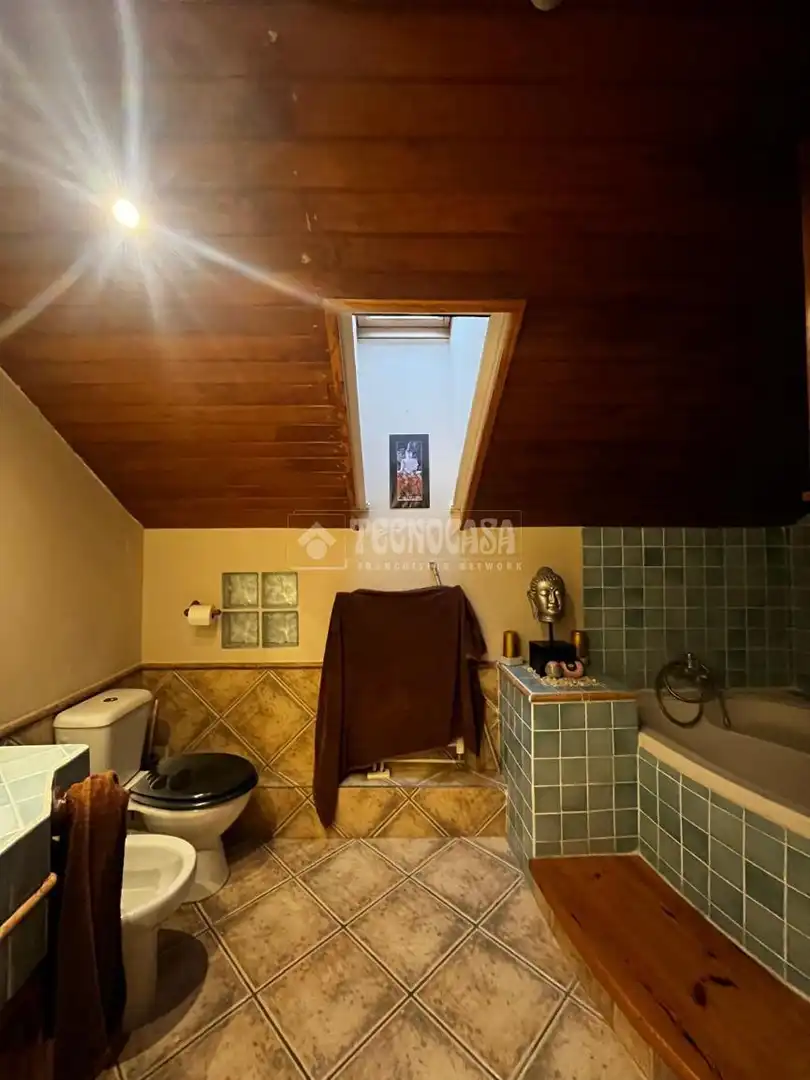 Casa adosada en venta en Sobradiel con Calefacción y Jardín privado