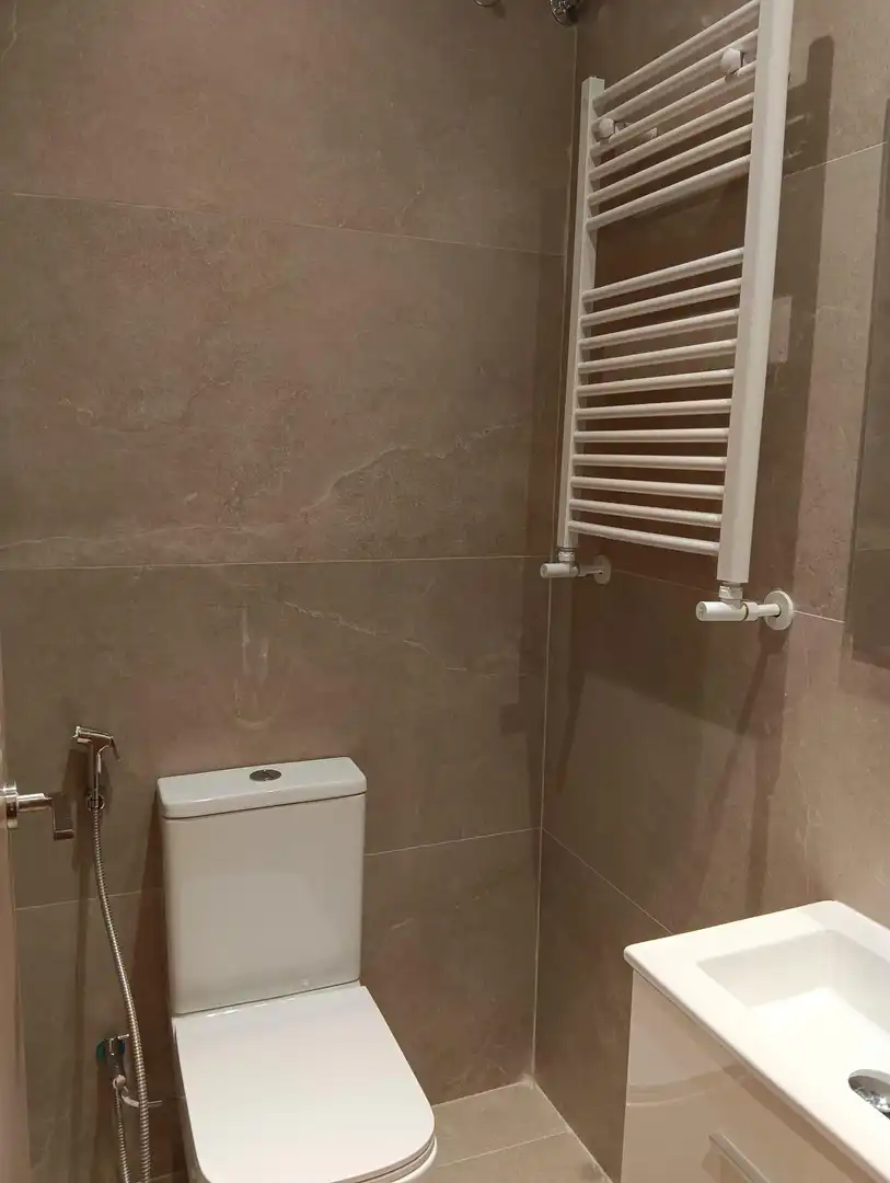 Bathroom of Flat for sale in San Lorenzo de El Escorial  with Heating