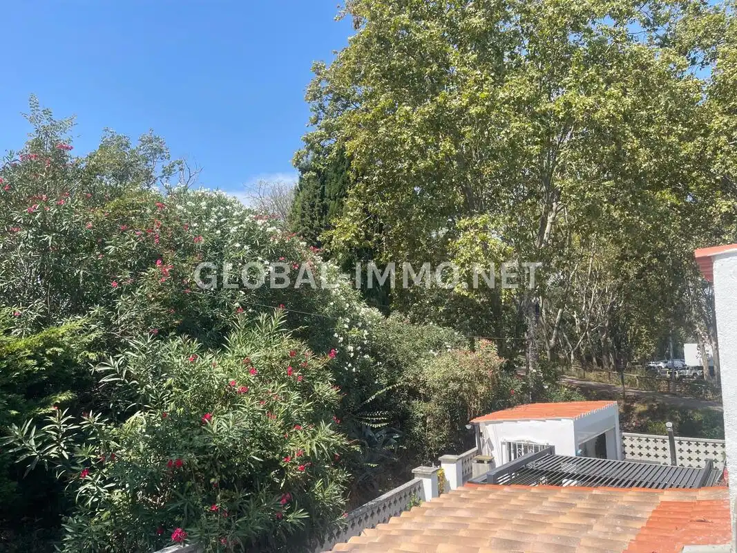 Außenansicht von Haus oder Chalet zum Verkauf in Empuriabrava mit Klimaanlage, Heizung und Terrasse