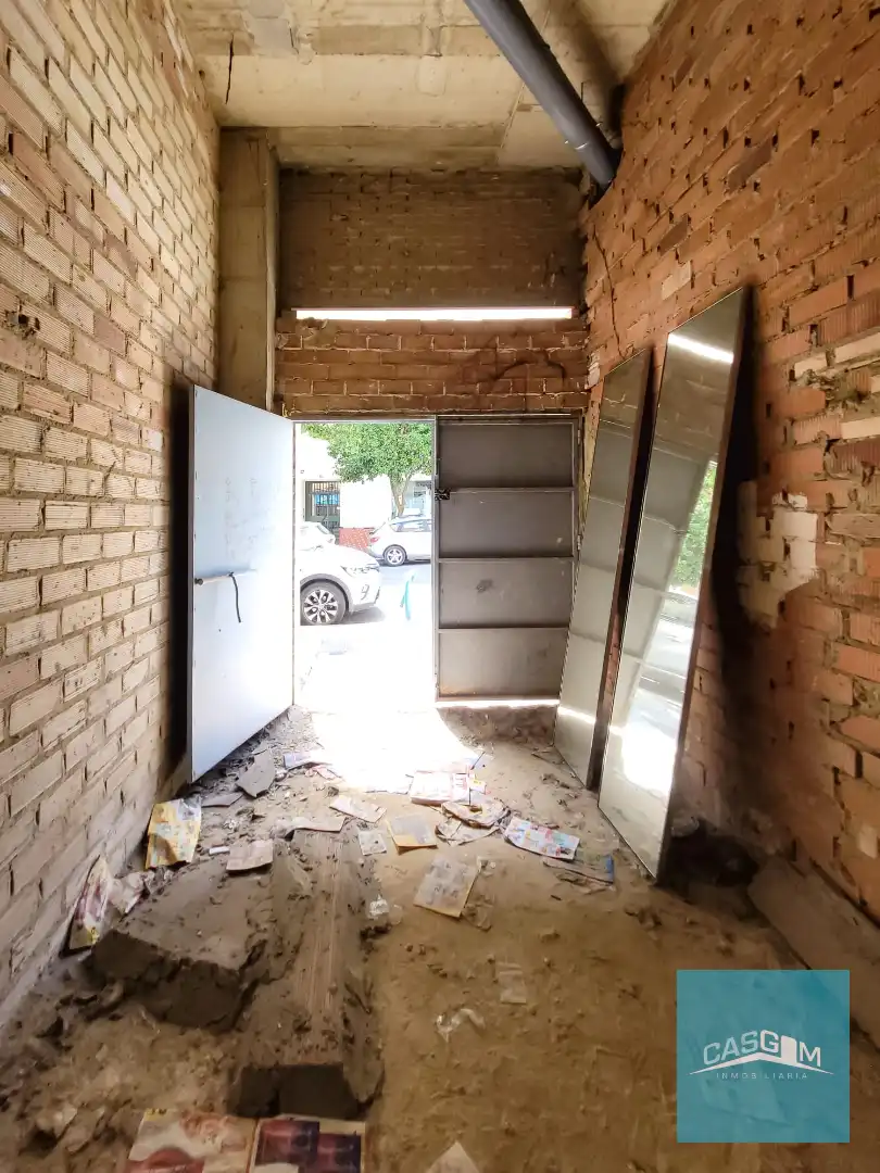 Local comercial en venta en Avenida San Antonio, imagen 2