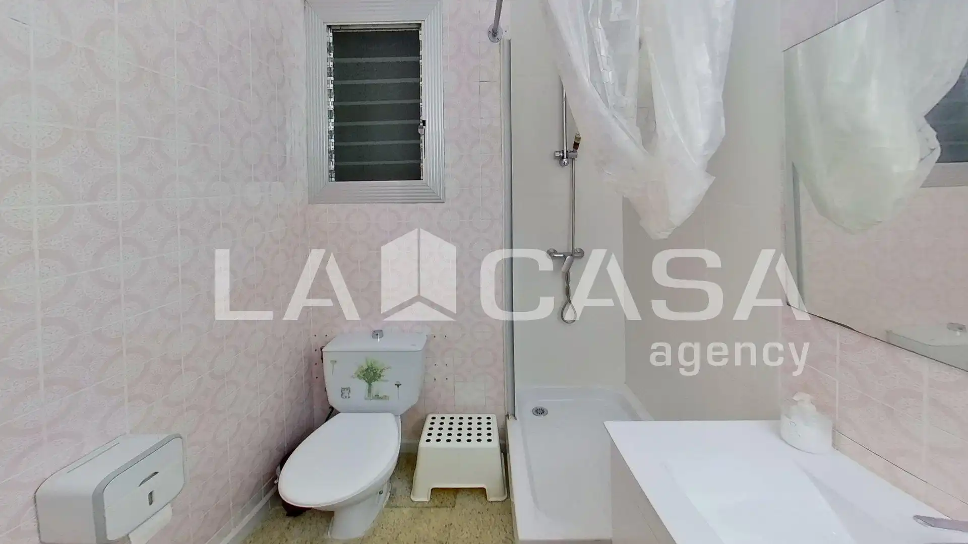 Flat for sale in Barcelona  with Balcony