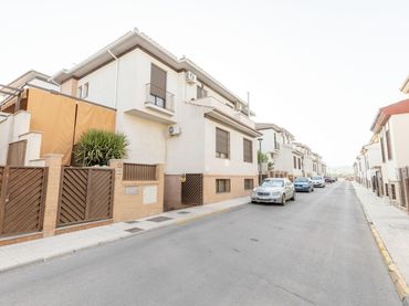 Adosado en venta en Calle ESPINELA 18