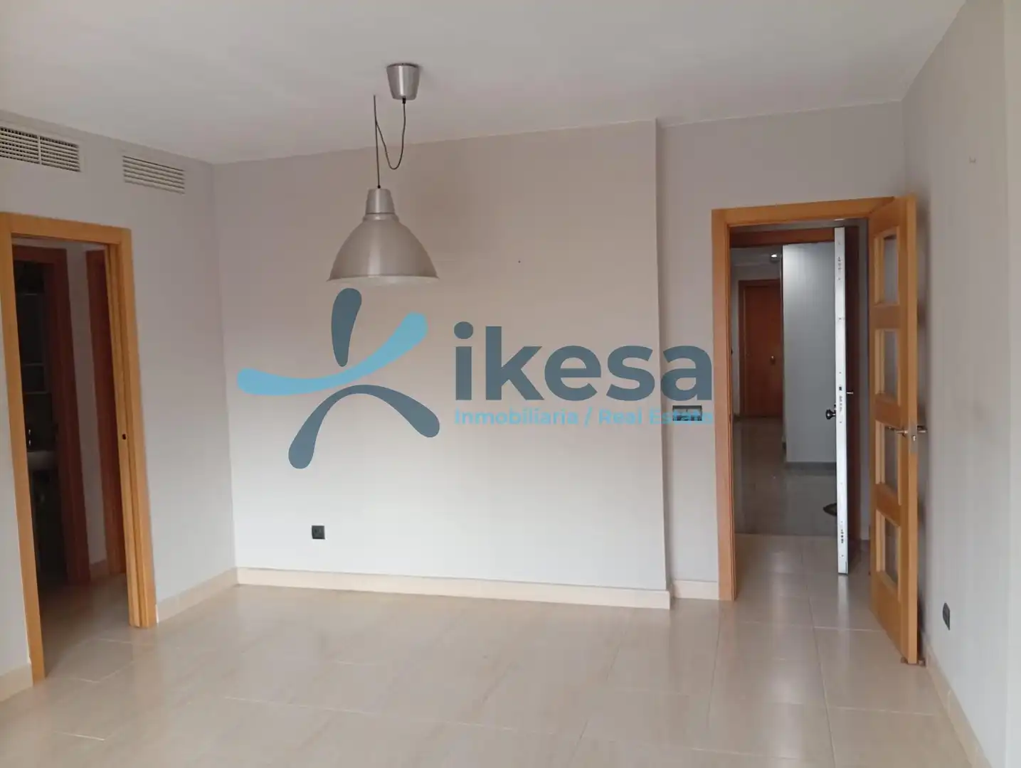 Apartamento en venta en Almería con Piscina comunitaria
