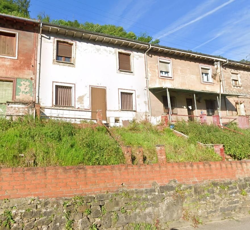 Vista exterior de Casa o chalet en venta en San Martín del Rey Aurelio con Jardín privado