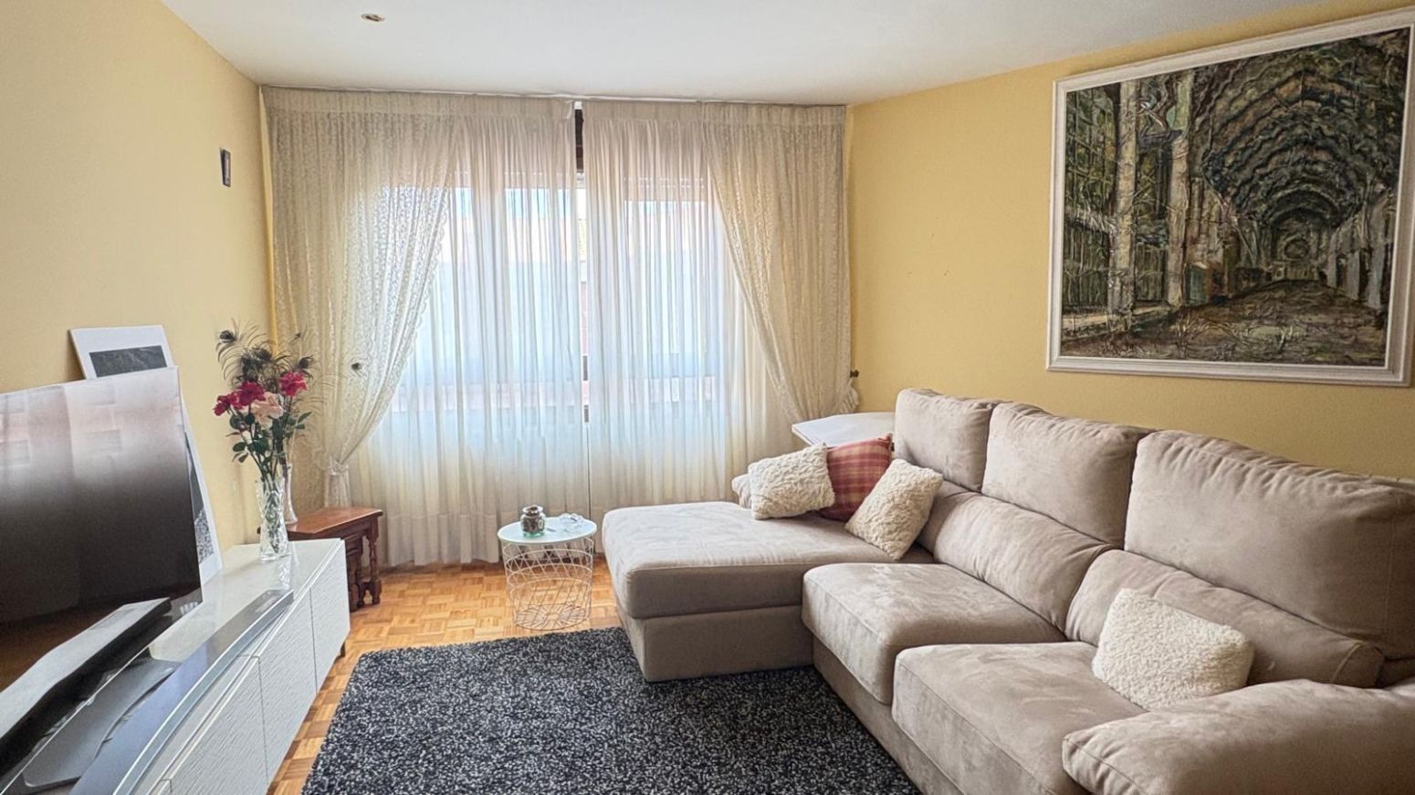 Sala de estar de Piso en venta en Medio Cudeyo con Calefacción, Jardín privado y Trastero