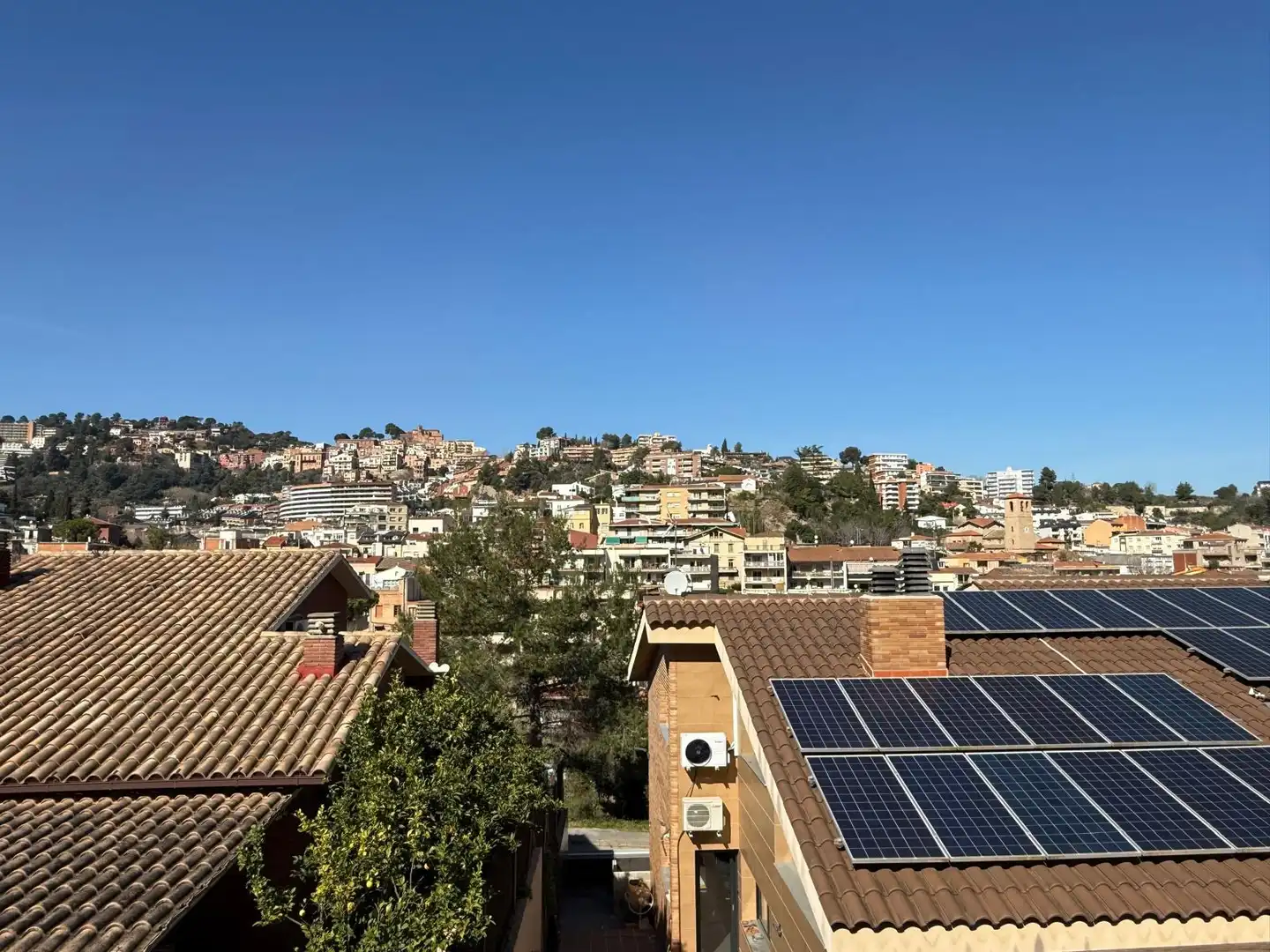 Vista exterior de Casa o xalet en venda en Cervelló amb Calefacció, Jardí privat i Parquet