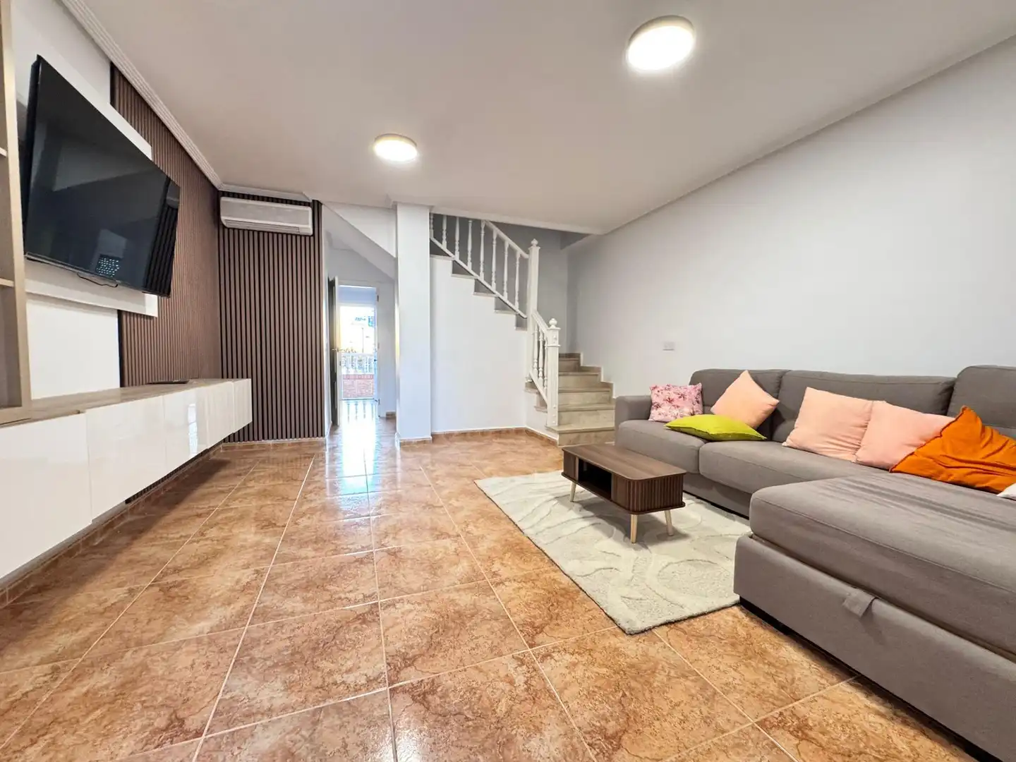 Sala d'estar de Casa o xalet en venda en Torrevieja amb Piscina comunitària