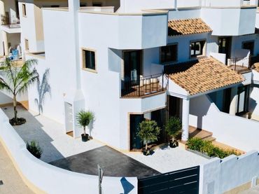 Bungalow mit Pool zum Verkauf in Cox