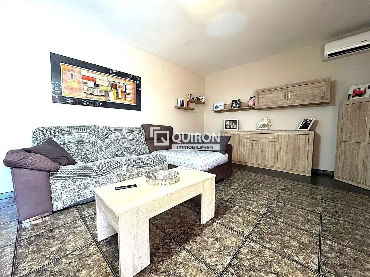 Sala de estar de Casa o chalet en venta en La Bisbal del Penedès con Aire acondicionado, Calefacción y Terraza
