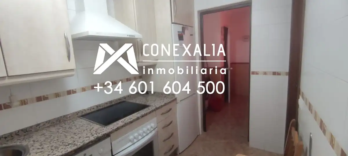 Casa amb terrassa en venda a Olvera, imagen 3