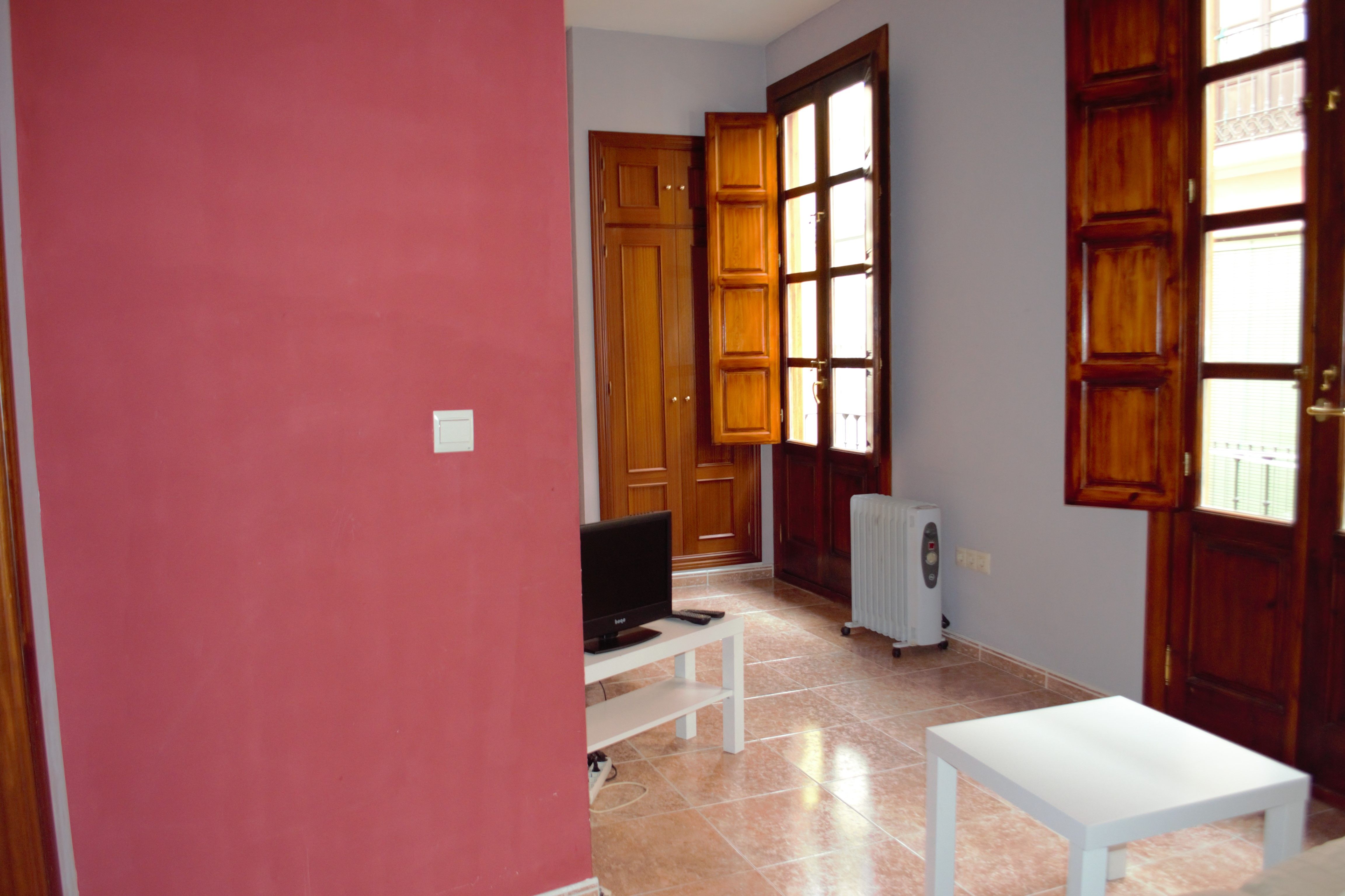 Study to rent in  Granada Capital  with Heating, Furnished and Washing machine