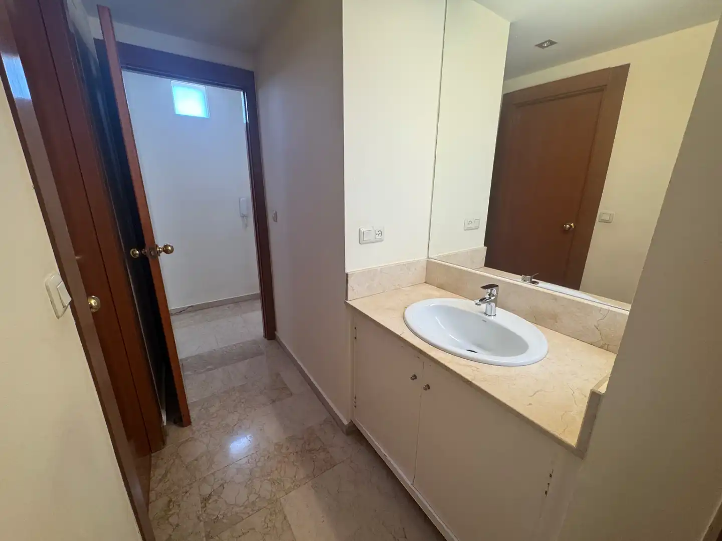 Bathroom of Flat for rent in Jaén  with Air Conditioner, Heating and Terrace