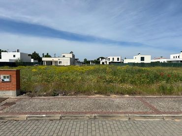 Wohnbaugrundstück zum Verkauf in Laguna de Duero