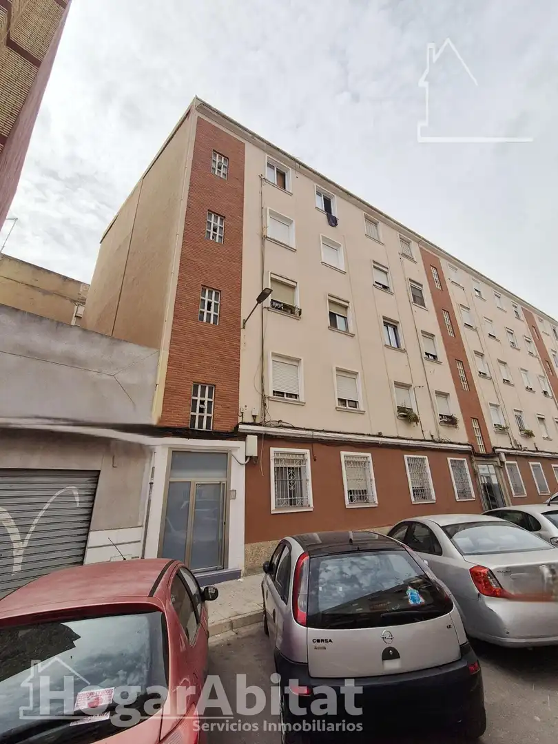 Außenansicht von Wohnung zum Verkauf in Torrent mit Klimaanlage und Heizung
