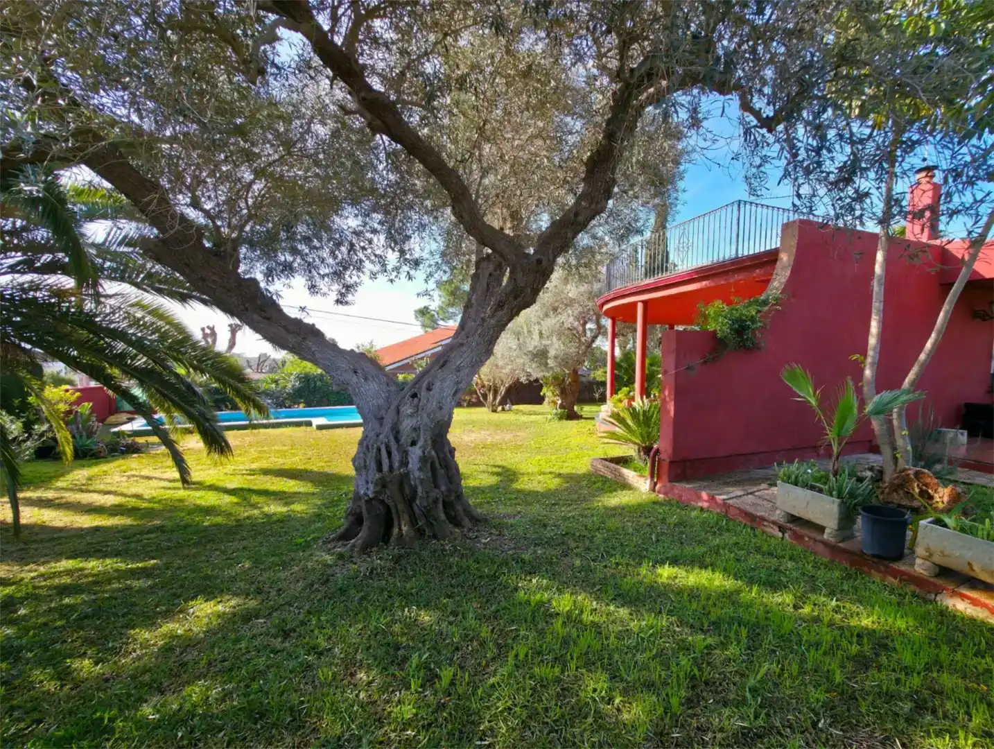 Jardí de Casa o xalet en venda en Dos Hermanas amb Aire condicionat, Piscina i Balcó