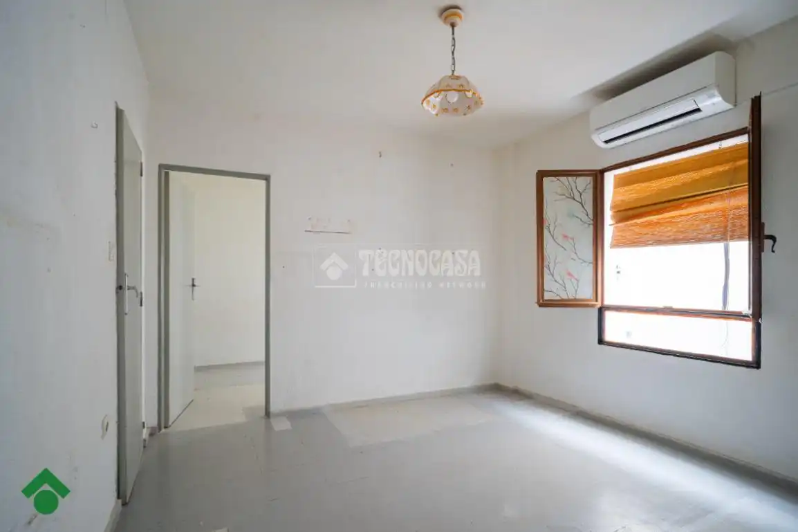 Bedroom of Flat for sale in Córdoba  with Air Conditioner and Balcony
